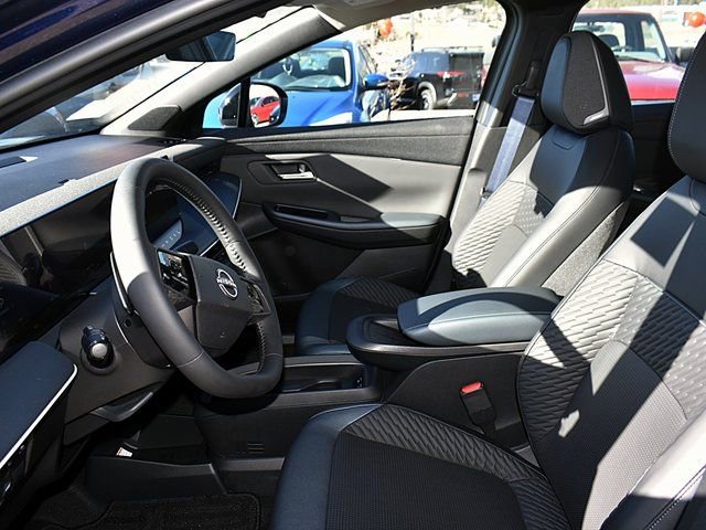 New 2026 Nissan Leaf Platinum+ w/ Illuminated Package FWD image 7