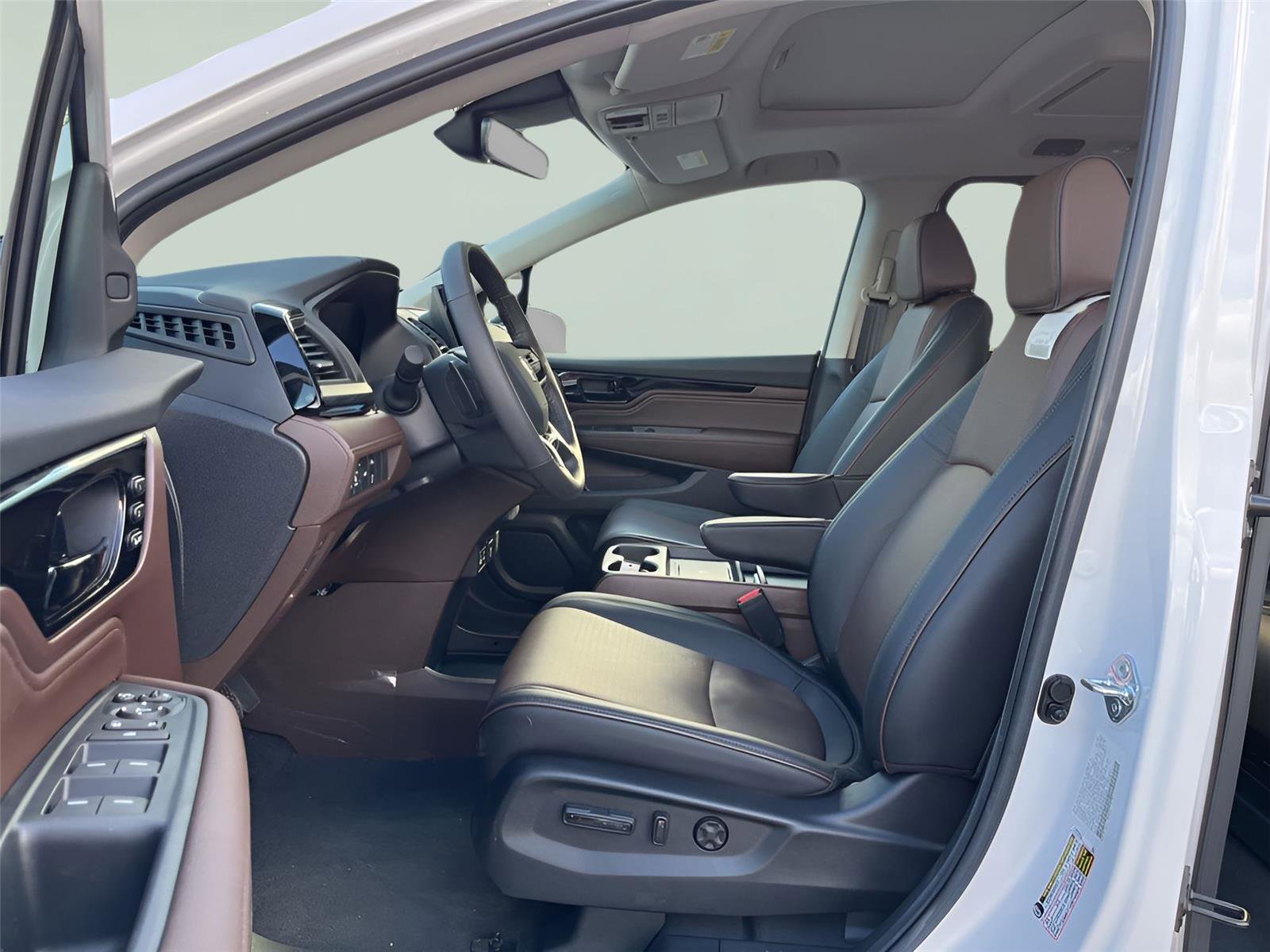 Used 2025 Honda Odyssey Elite image 27