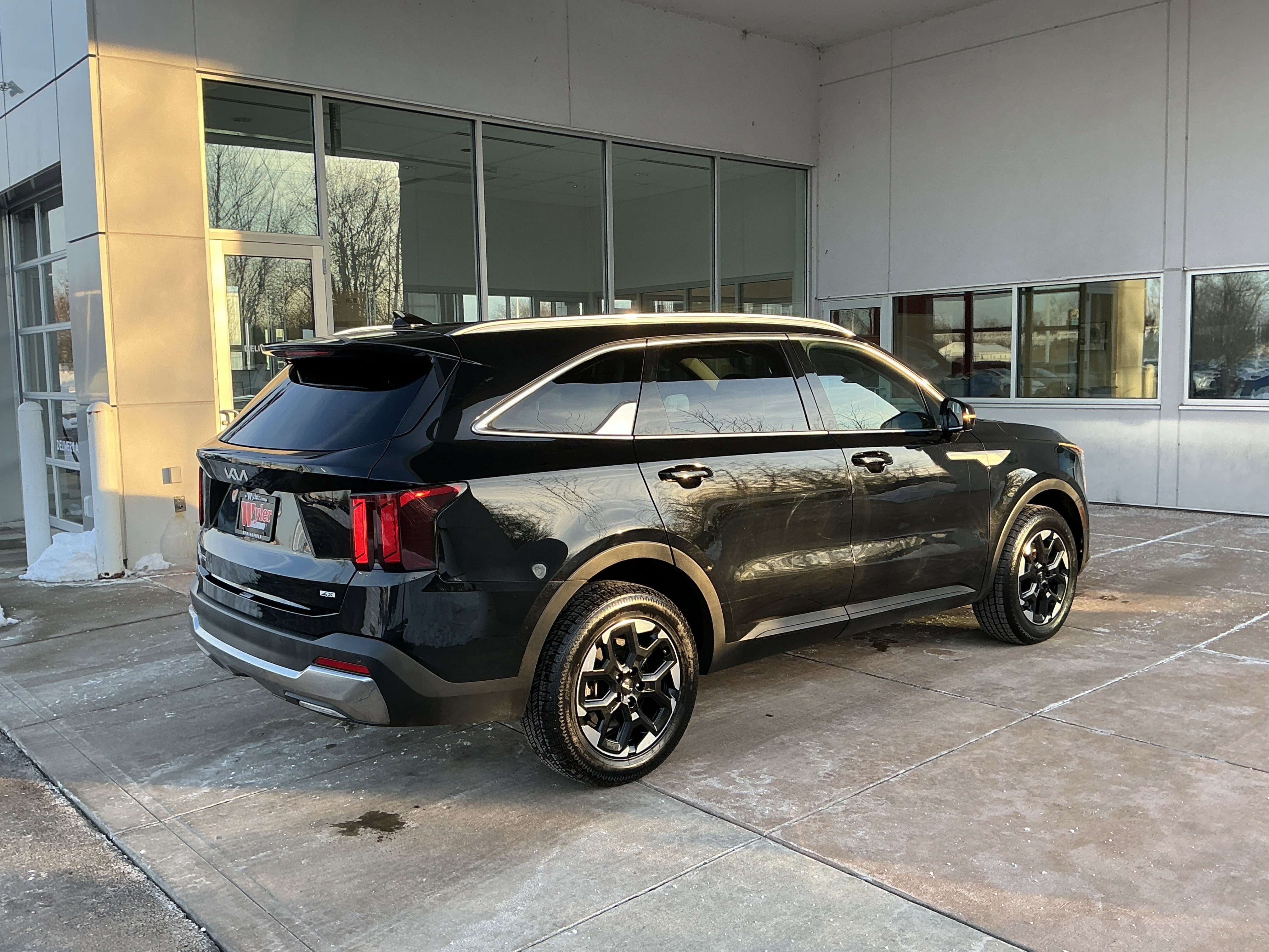 Used 2024 Kia Sorento S image 22