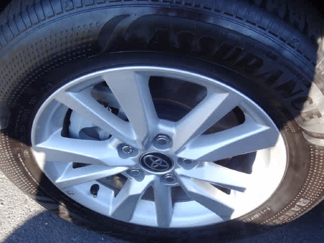 Used 2026 Toyota Camry LE AWD/4WD image 17