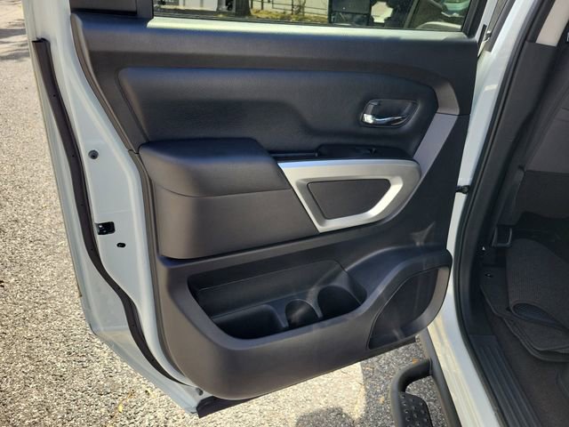 Used 2024 Nissan Titan SV w/ SV Convenience Package image 26