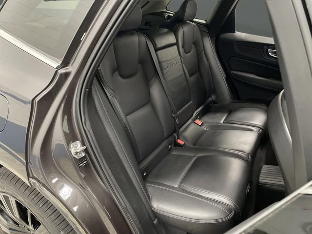 Used 2022 Volvo XC60 T8 Inscription w/ Advanced Package image 32