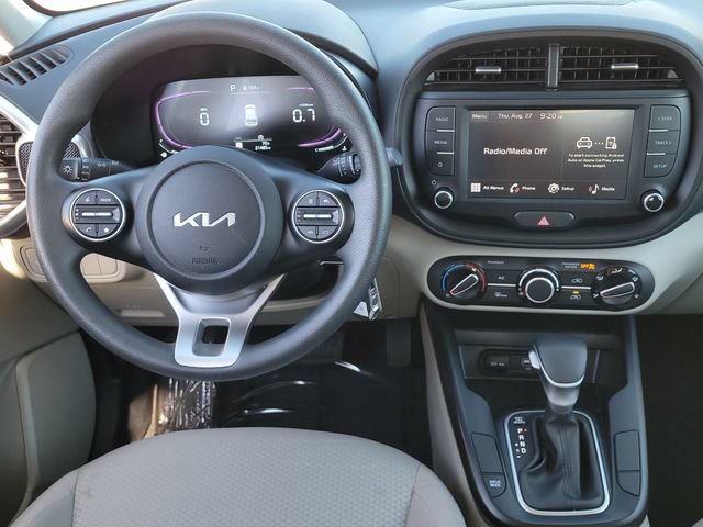 Certified 2025 Kia Soul LX w/ LX Technology Package FWD image 12