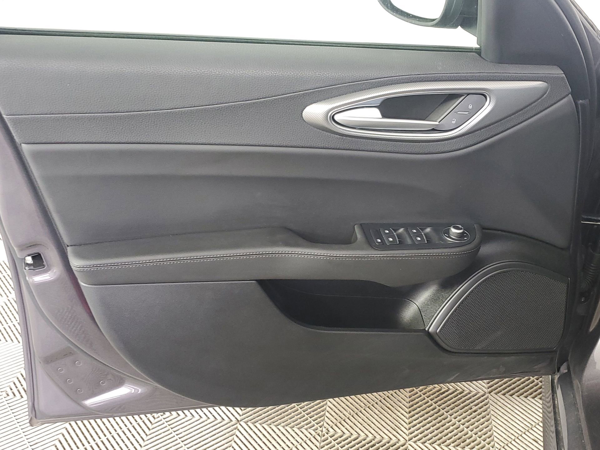 Used 2024 Alfa Romeo Giulia Ti w/ Active Assist Plus Package image 22