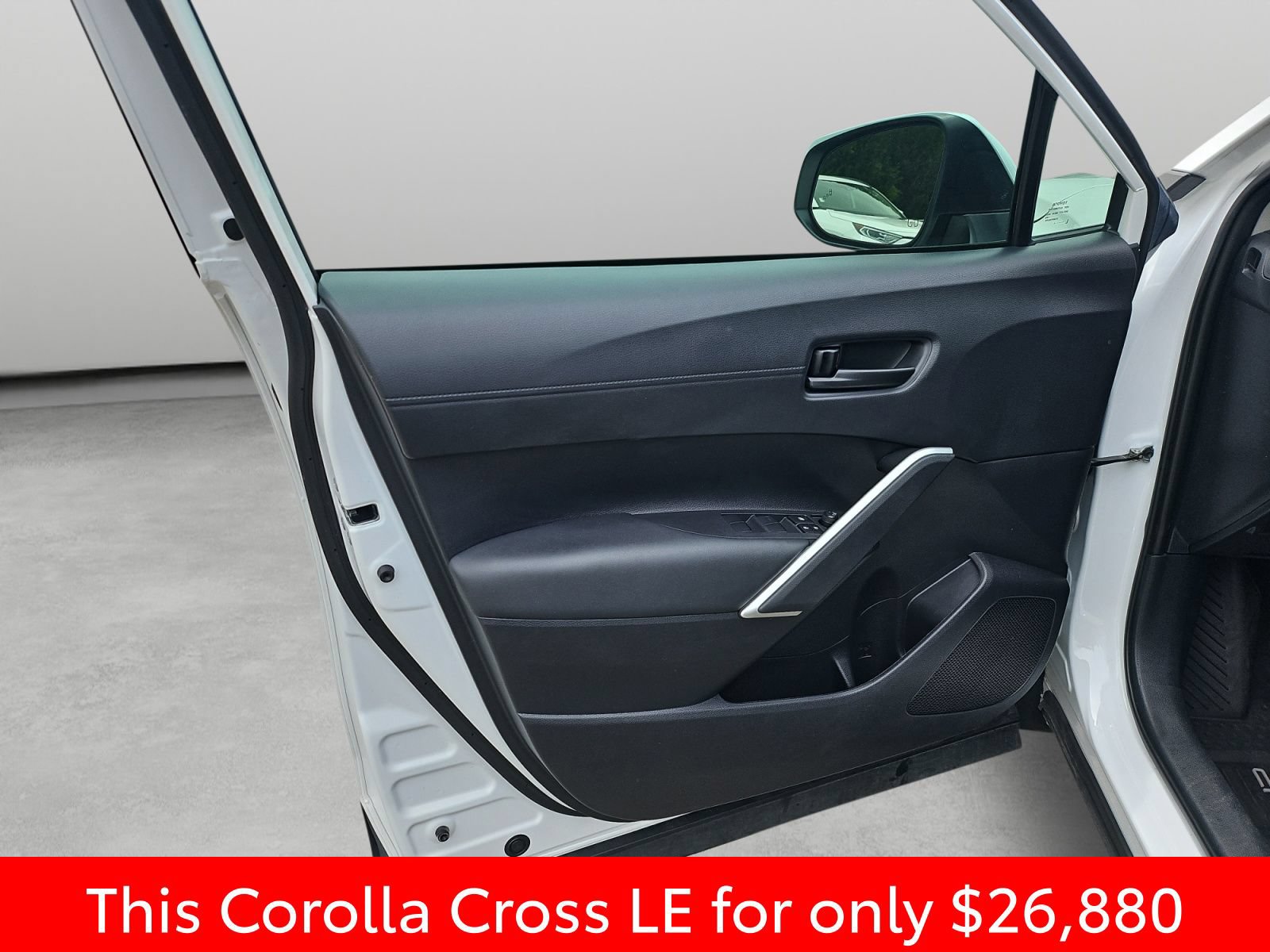 Used 2024 Toyota Corolla Cross LE w/ Moonroof Package FWD image 34
