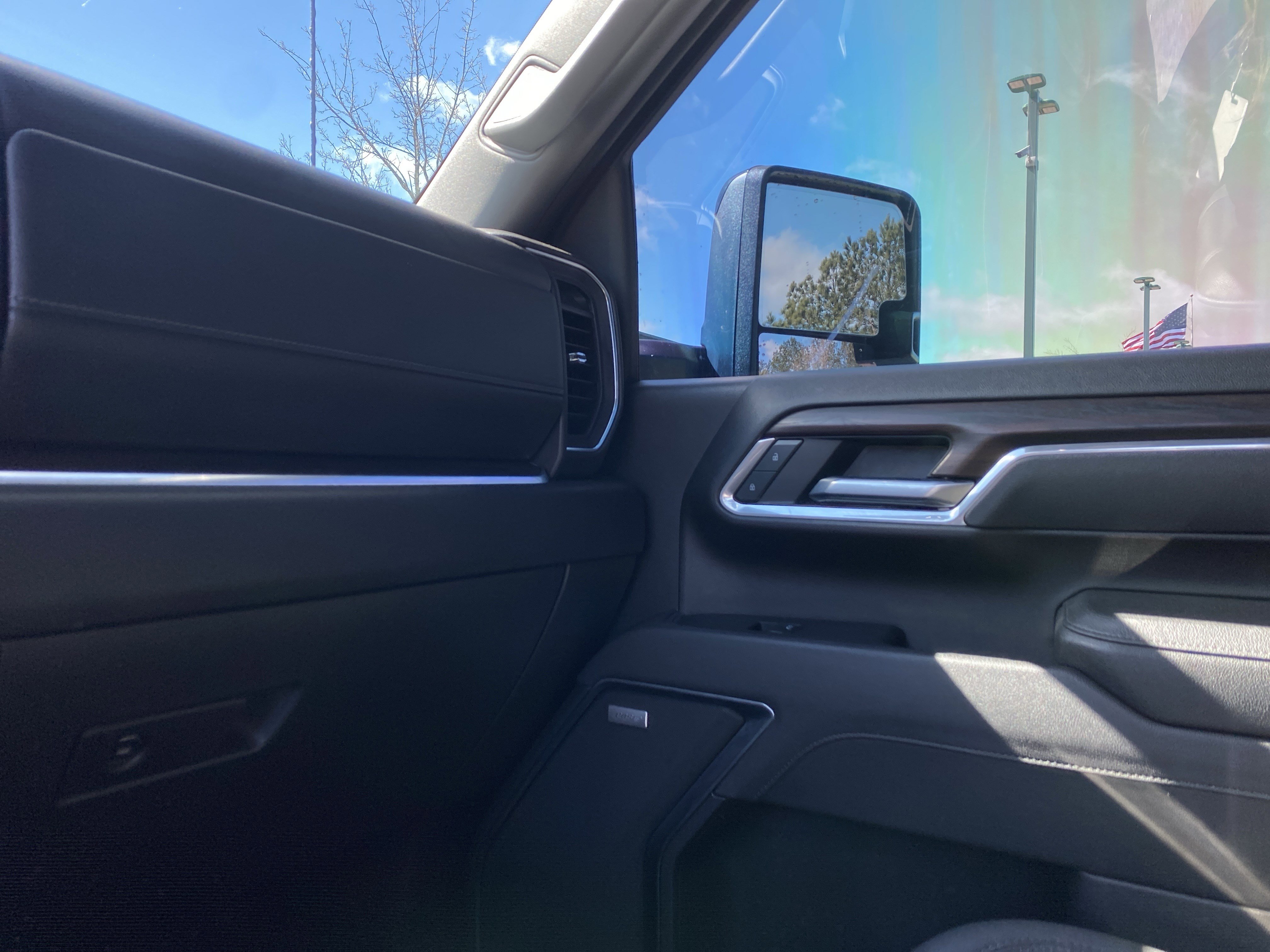 Used 2025 GMC Sierra 2500 SLT w/ SLT Convenience Package image 18