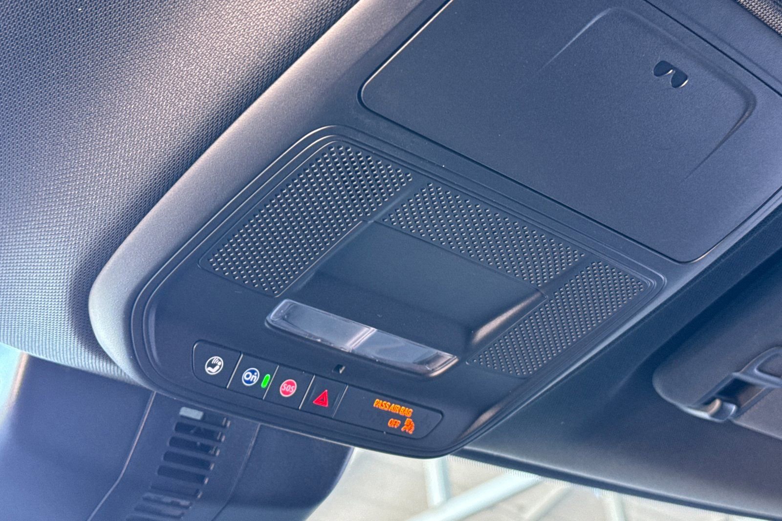 Used 2025 GMC Acadia Elevation image 22