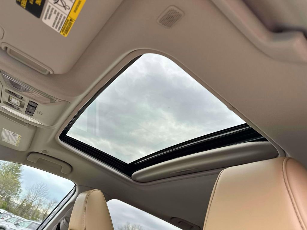 Used 2023 Toyota RAV4 XLE Premium image 18