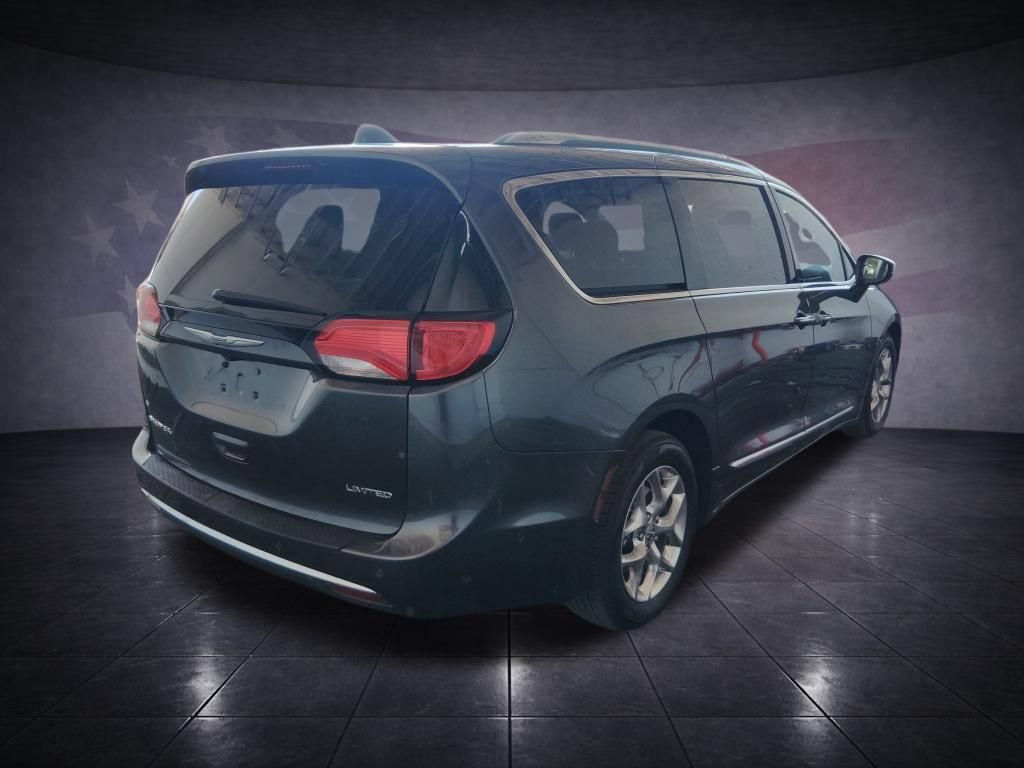 Used 2019 Chrysler Pacifica Limited w/ Advanced Safetytec Group FWD image 5