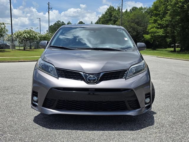 Used 2018 Toyota Sienna SE w/ SE Preferred Package FWD image 2