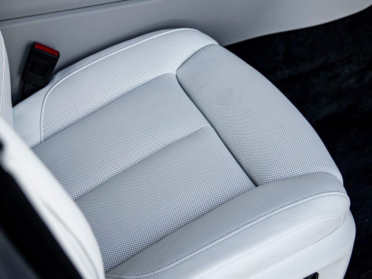 Certified 2024 Rolls-Royce Cullinan w/ Cullinan Package image 34