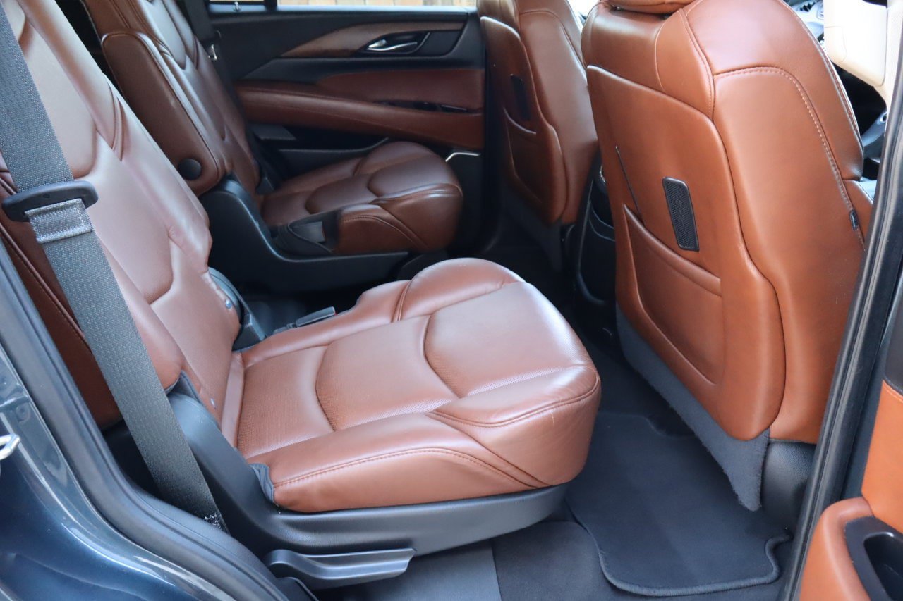 Used 2020 Cadillac Escalade Luxury RWD image 19