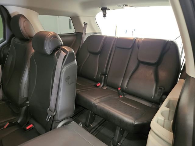 Used 2023 Kia Carnival LX FWD image 31