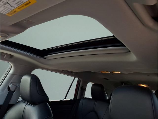 Used 2022 Toyota Highlander XLE AWD/4WD image 17