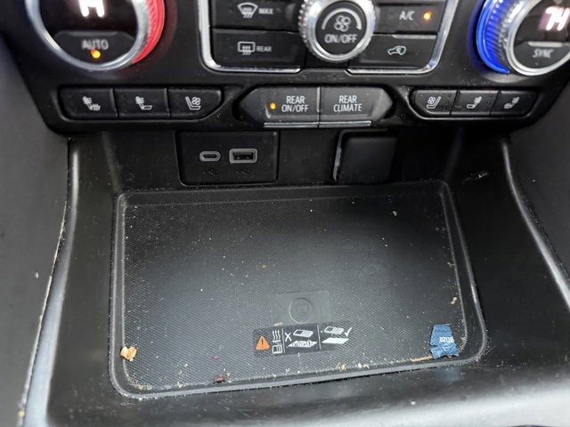 Used 2024 GMC Yukon XL SLT image 11