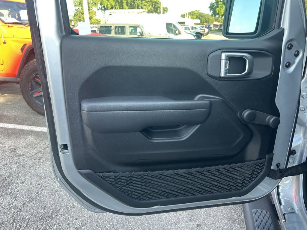 Certified 2024 Jeep Gladiator Sport image 33