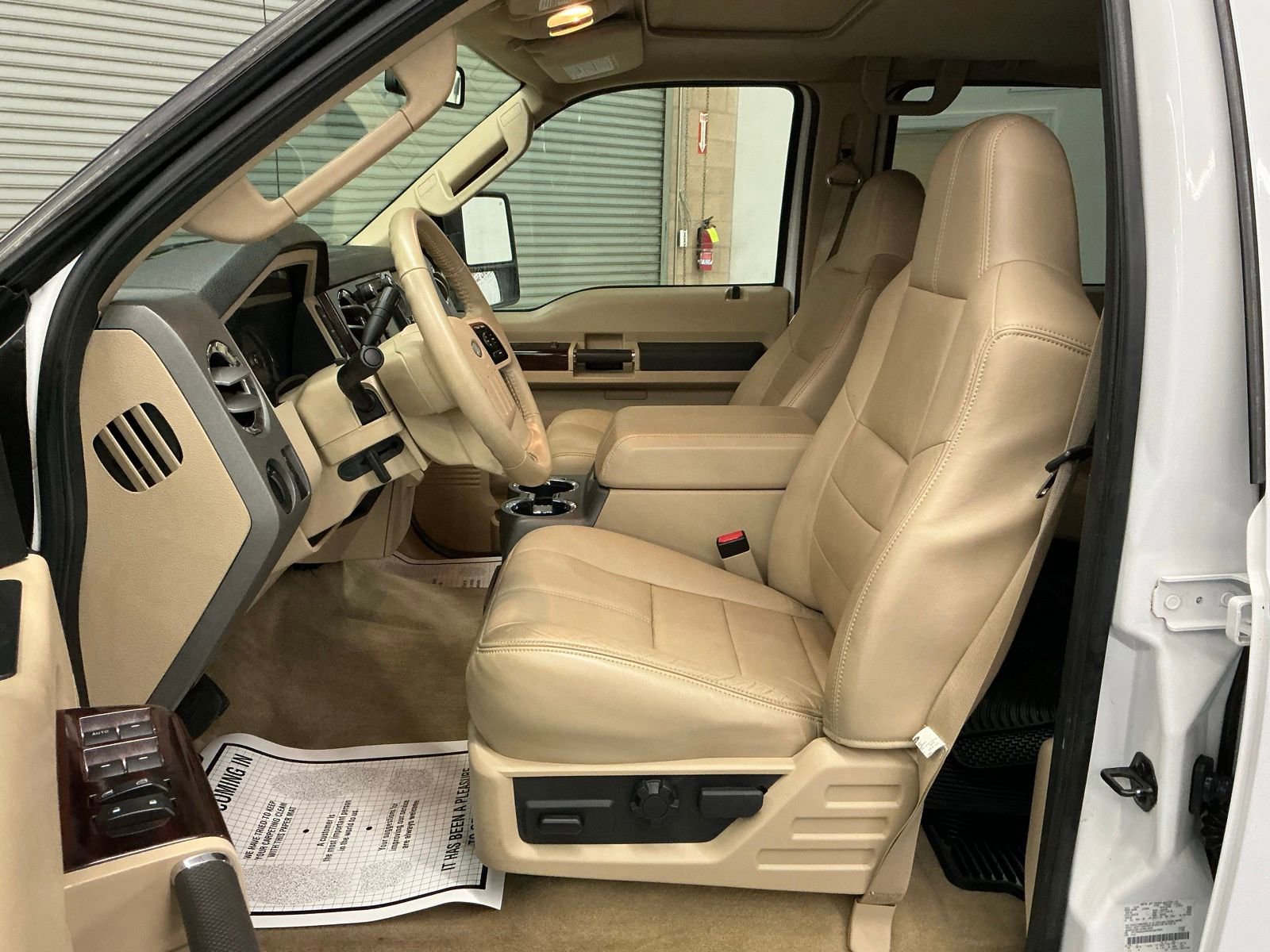 Used 2010 Ford F250 Lariat image 10