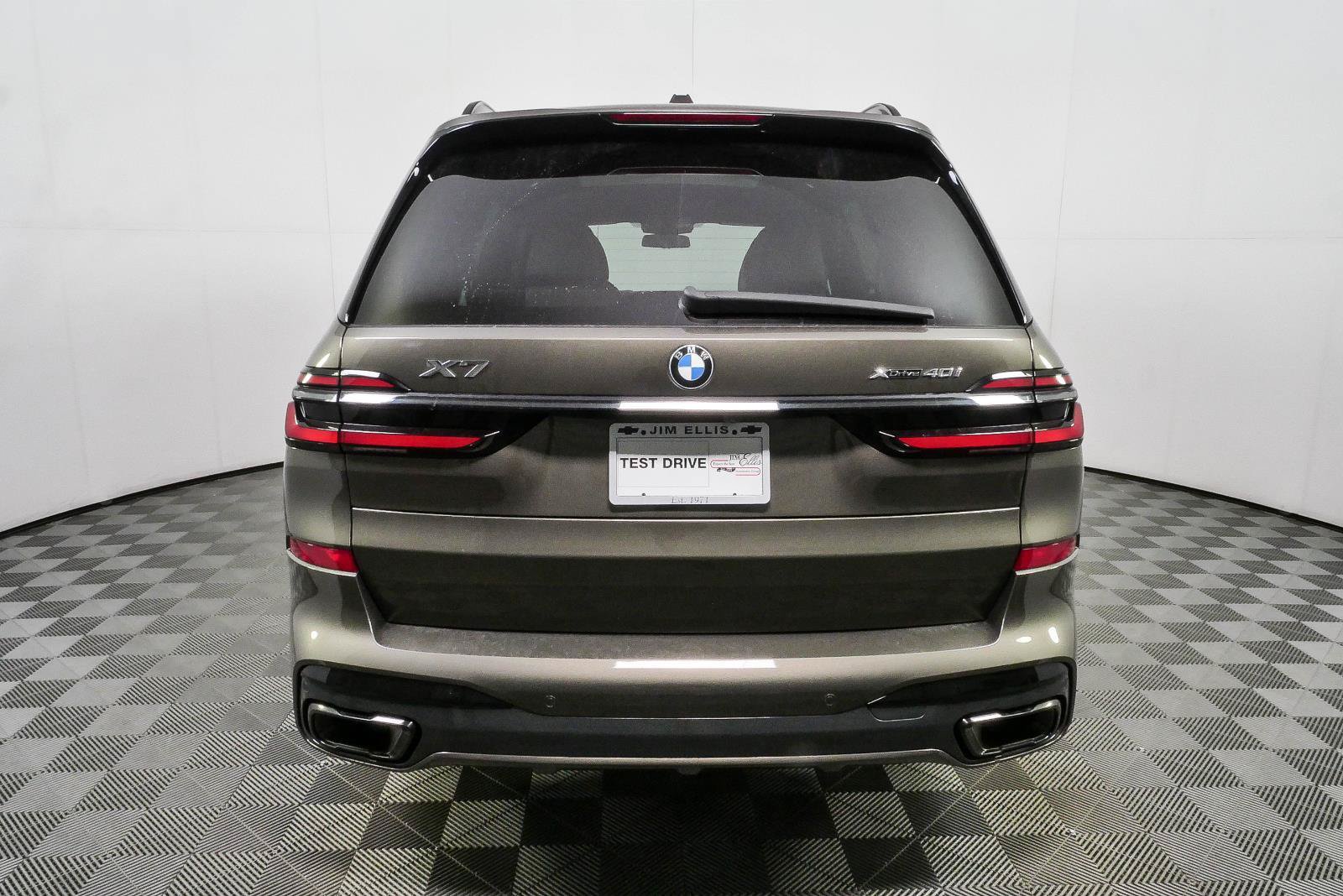 Used 2025 BMW X7 xDrive40i w/ M Sport Package AWD/4WD image 31