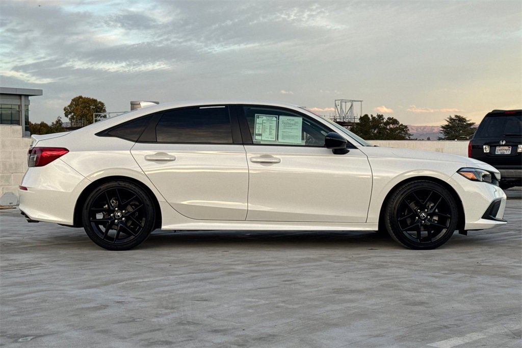 Used 2024 Honda Civic Sport image 2