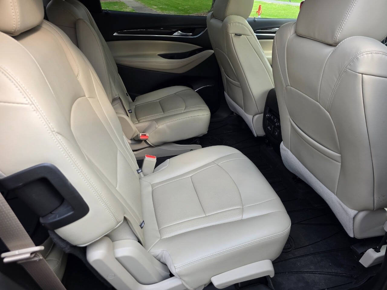 Used 2019 Buick Enclave Essence FWD image 15