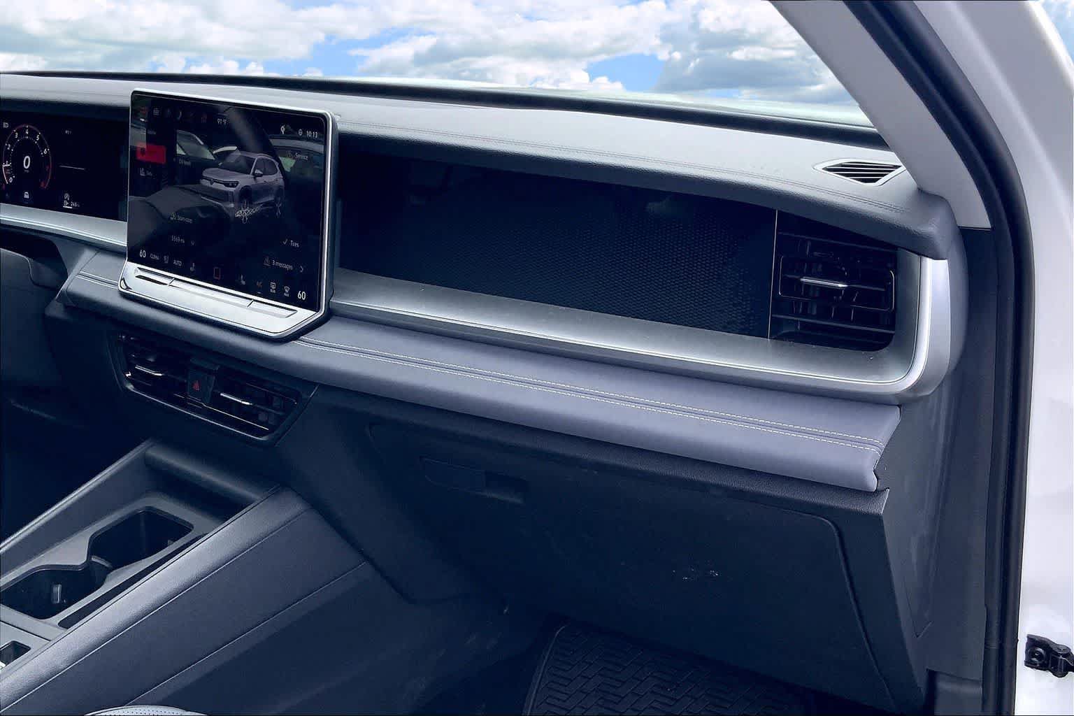 Certified 2026 Volkswagen Tiguan SE FWD image 23