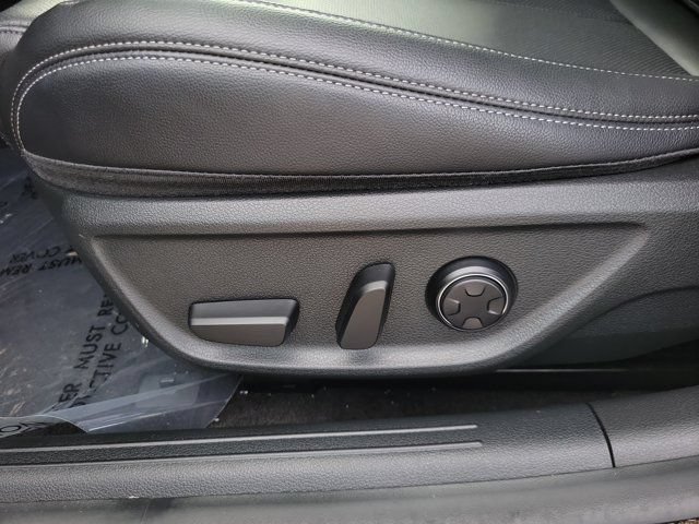 Certified 2023 Genesis G70 2.0T RWD image 15