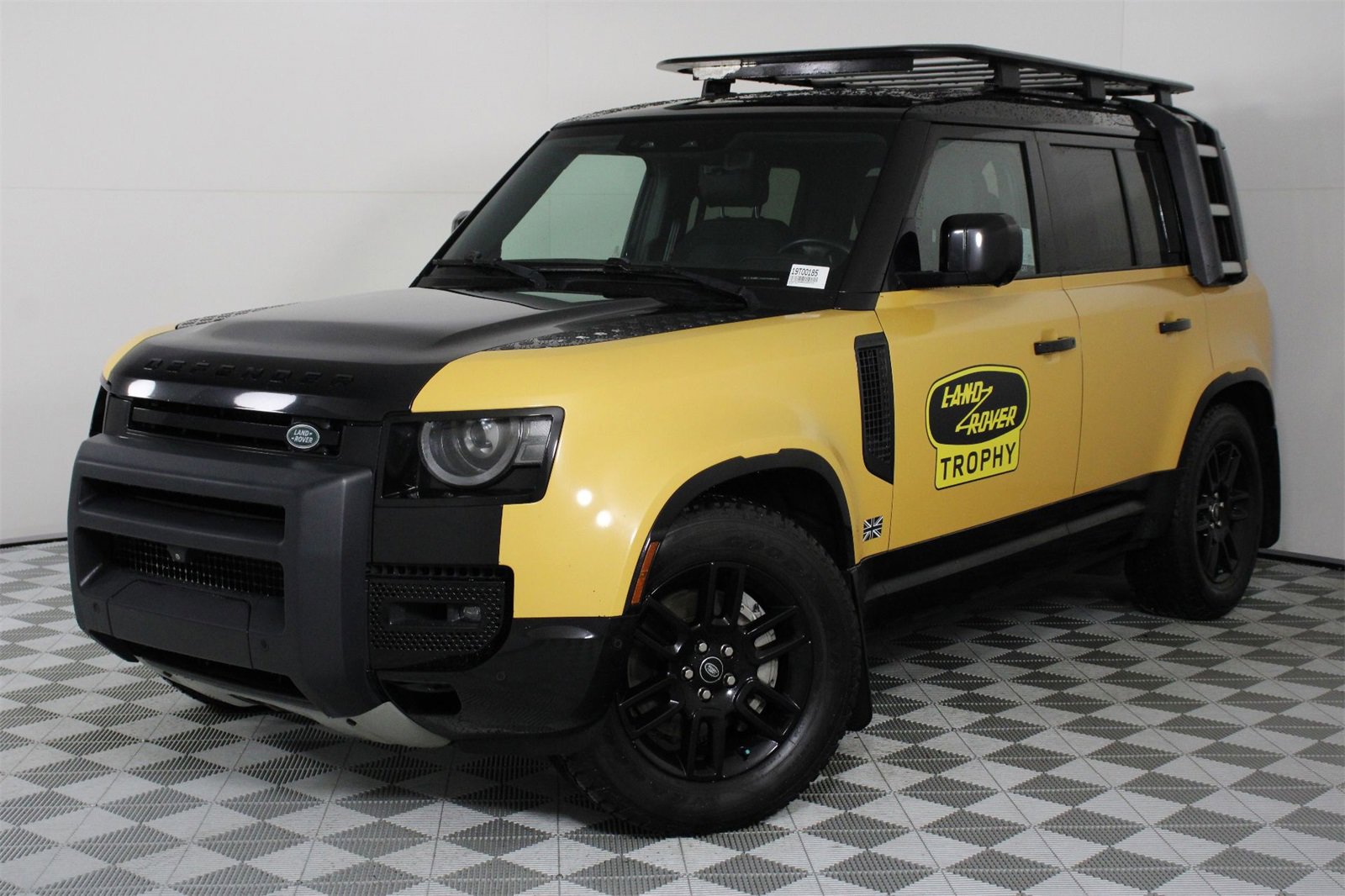 Used 2022 Land Rover Defender 110 X-Dynamic SE image 3