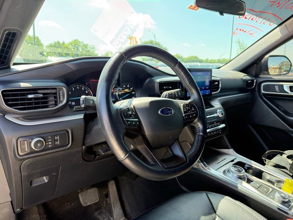 Used 2020 Ford Explorer XLT w/ Equipment Group 202A AWD/4WD image 10