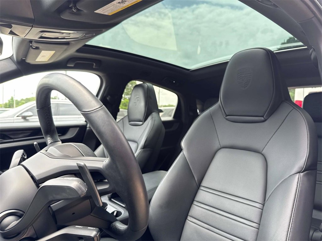 Certified 2025 Porsche Cayenne S image 5