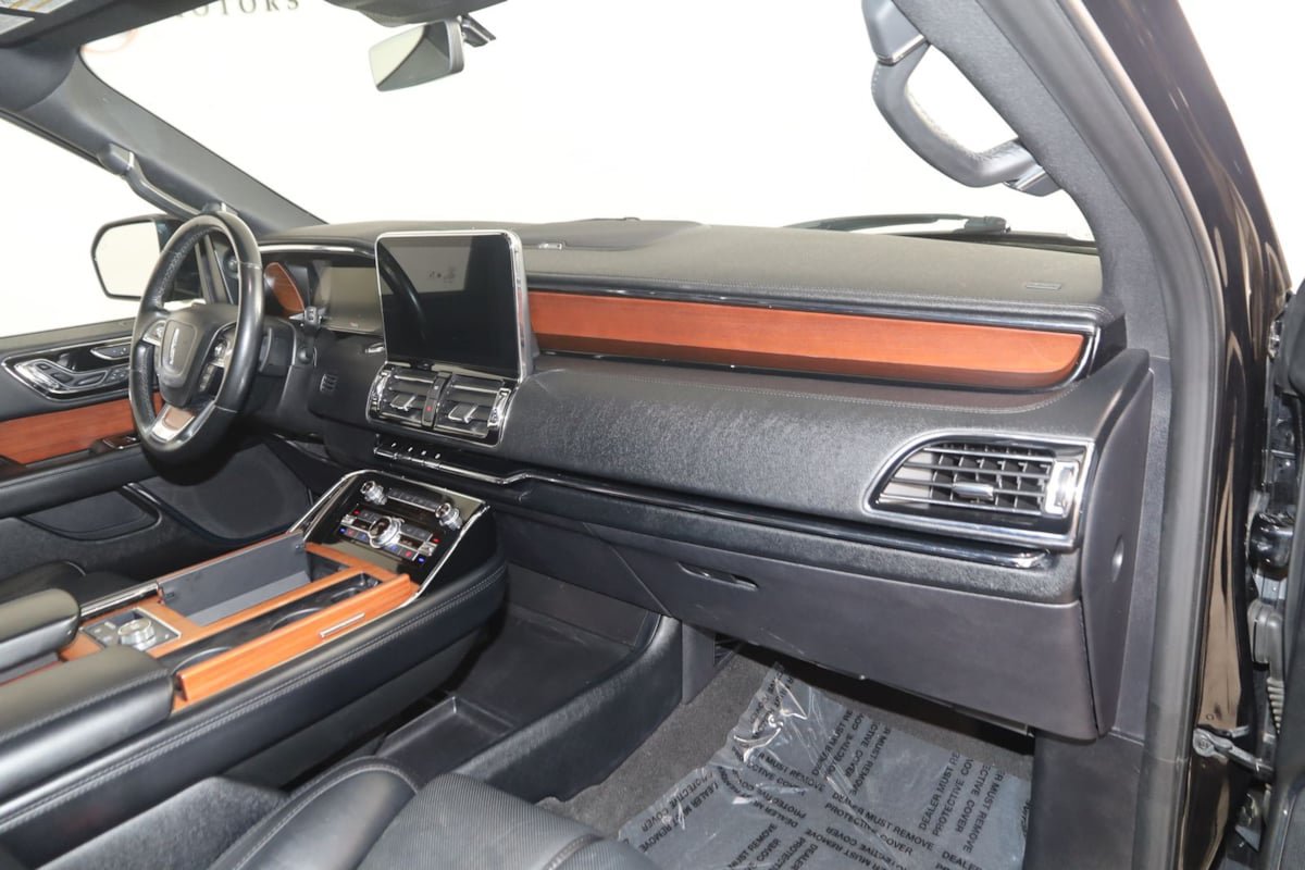 Used 2020 Lincoln Navigator Reserve AWD/4WD image 40