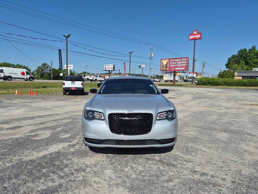 Used 2022 Chrysler 300 Touring w/ Sport Appearance Package image 8