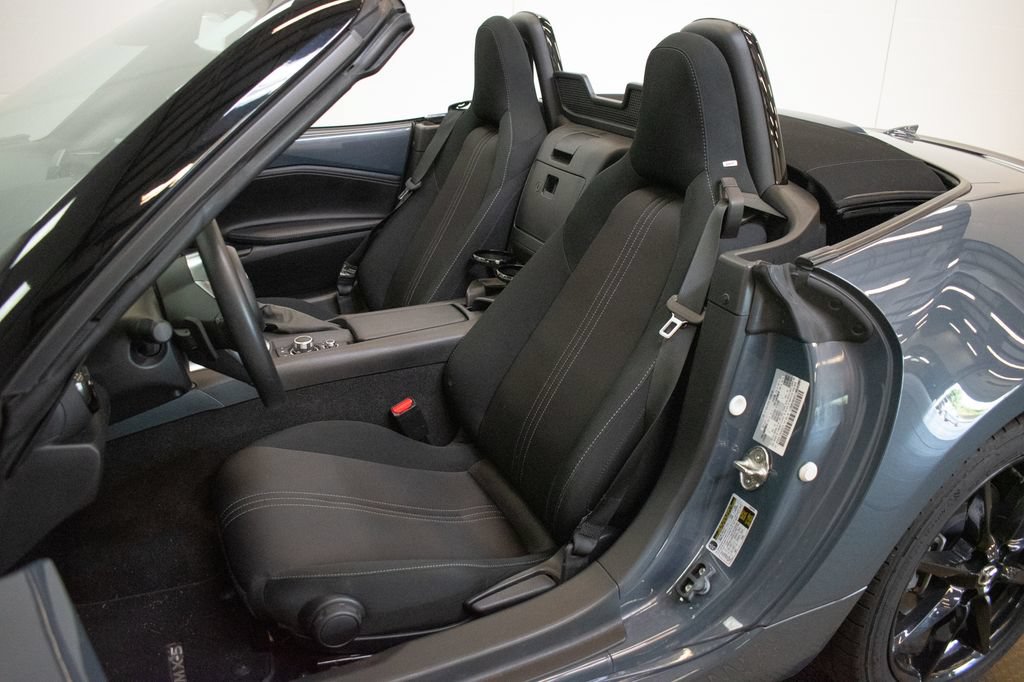 Used 2021 MAZDA MX-5 Miata Club RWD image 19