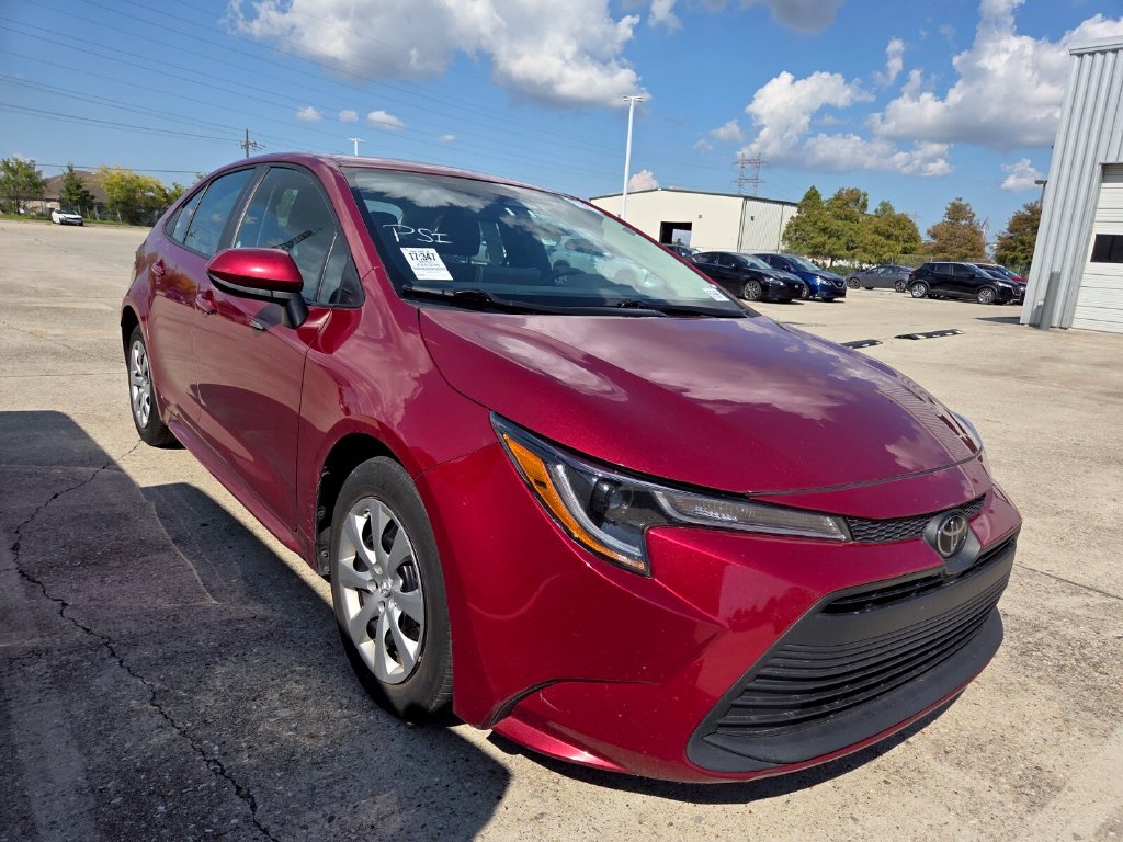 Used 2025 Toyota Corolla LE FWD image 6