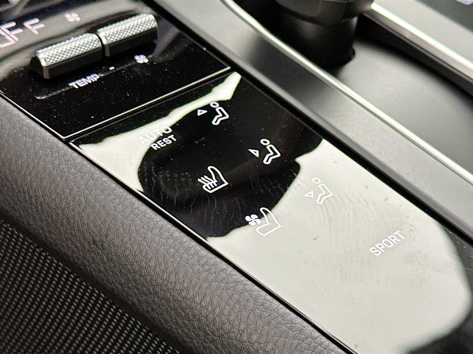 New 2025 Porsche Macan image 21