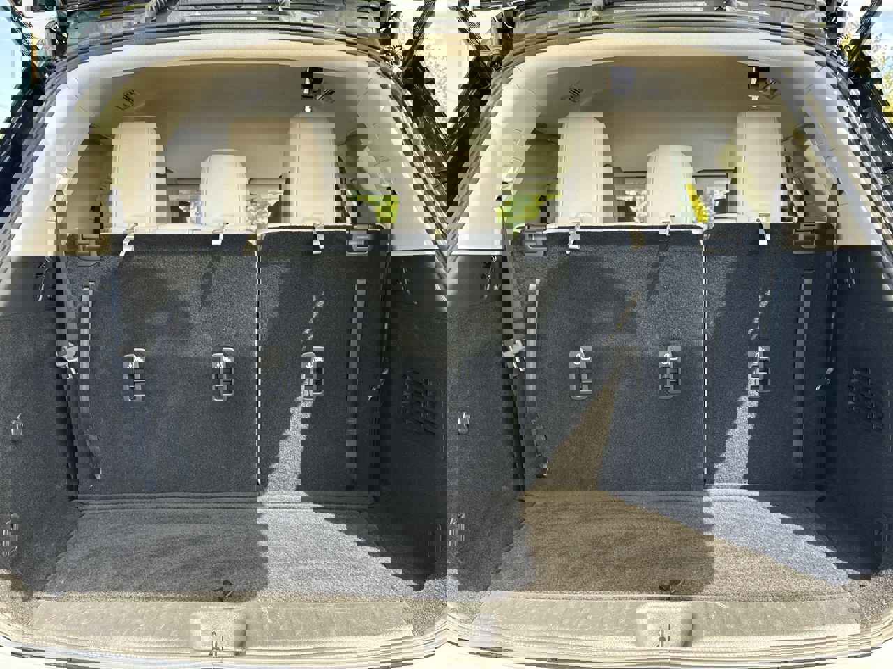 Used 2024 Nissan Pathfinder SL image 24