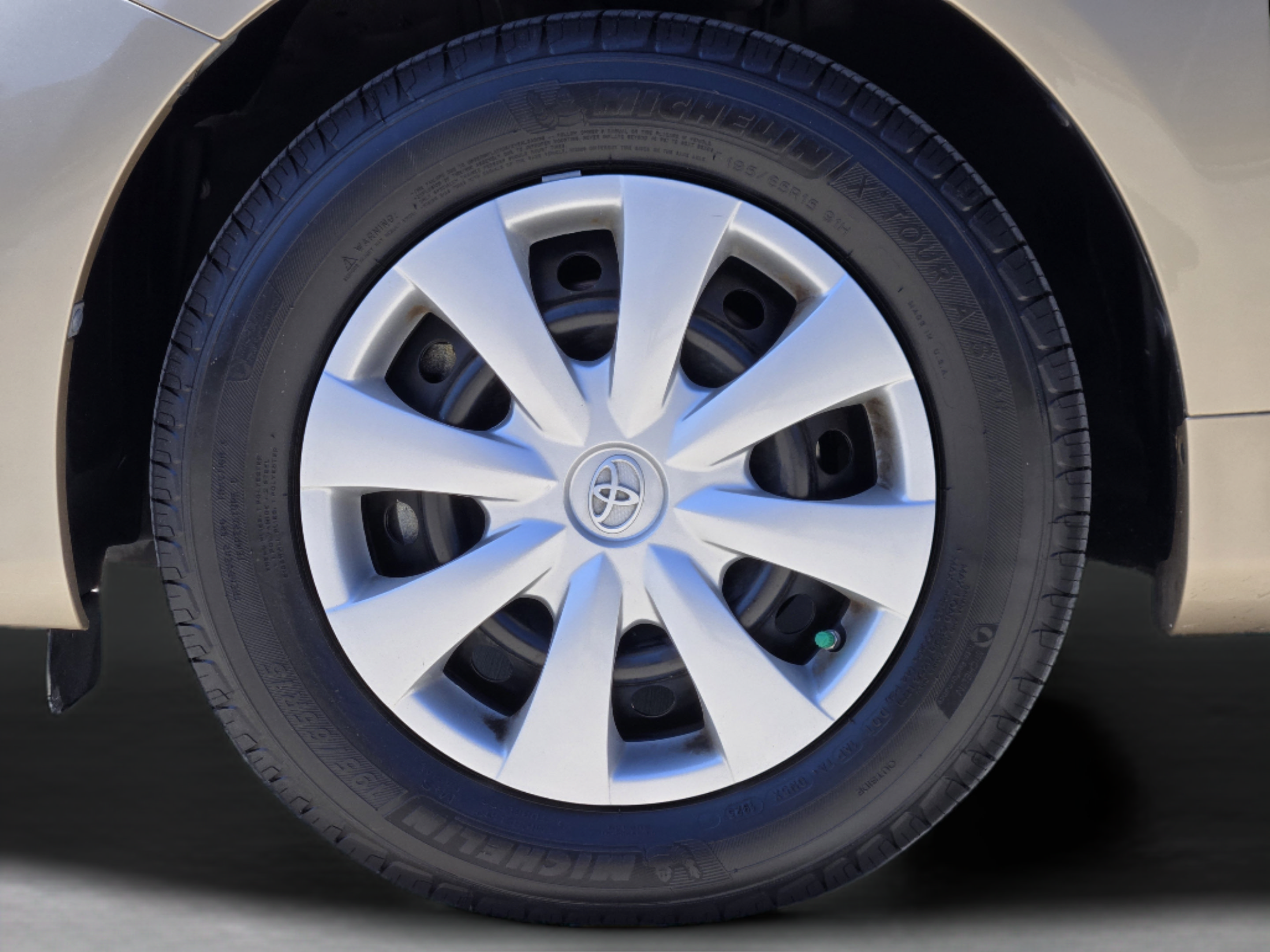 Used 2013 Toyota Corolla L FWD image 31