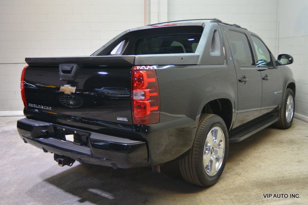 Used 2007 Chevrolet Avalanche LT w/ LT Preferred Equipment Group image 3