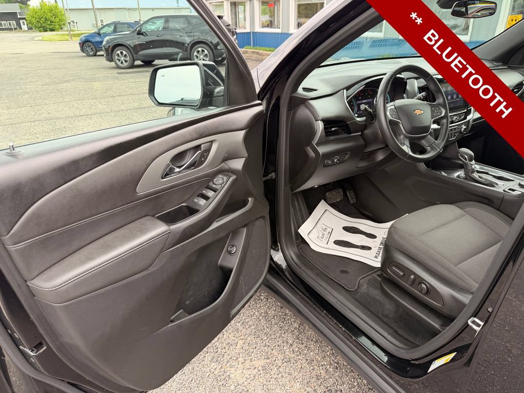 Used 2023 Chevrolet Traverse LT AWD/4WD image 12