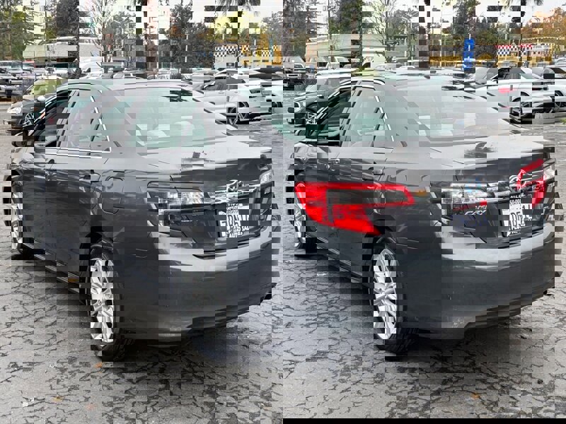 Used 2012 Toyota Camry XLE image 4