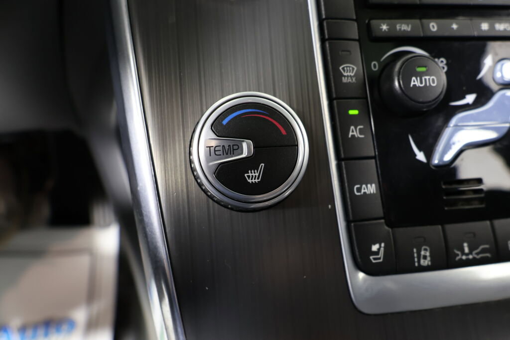 Used 2016 Volvo V60 T5 Cross Country Platinum image 39