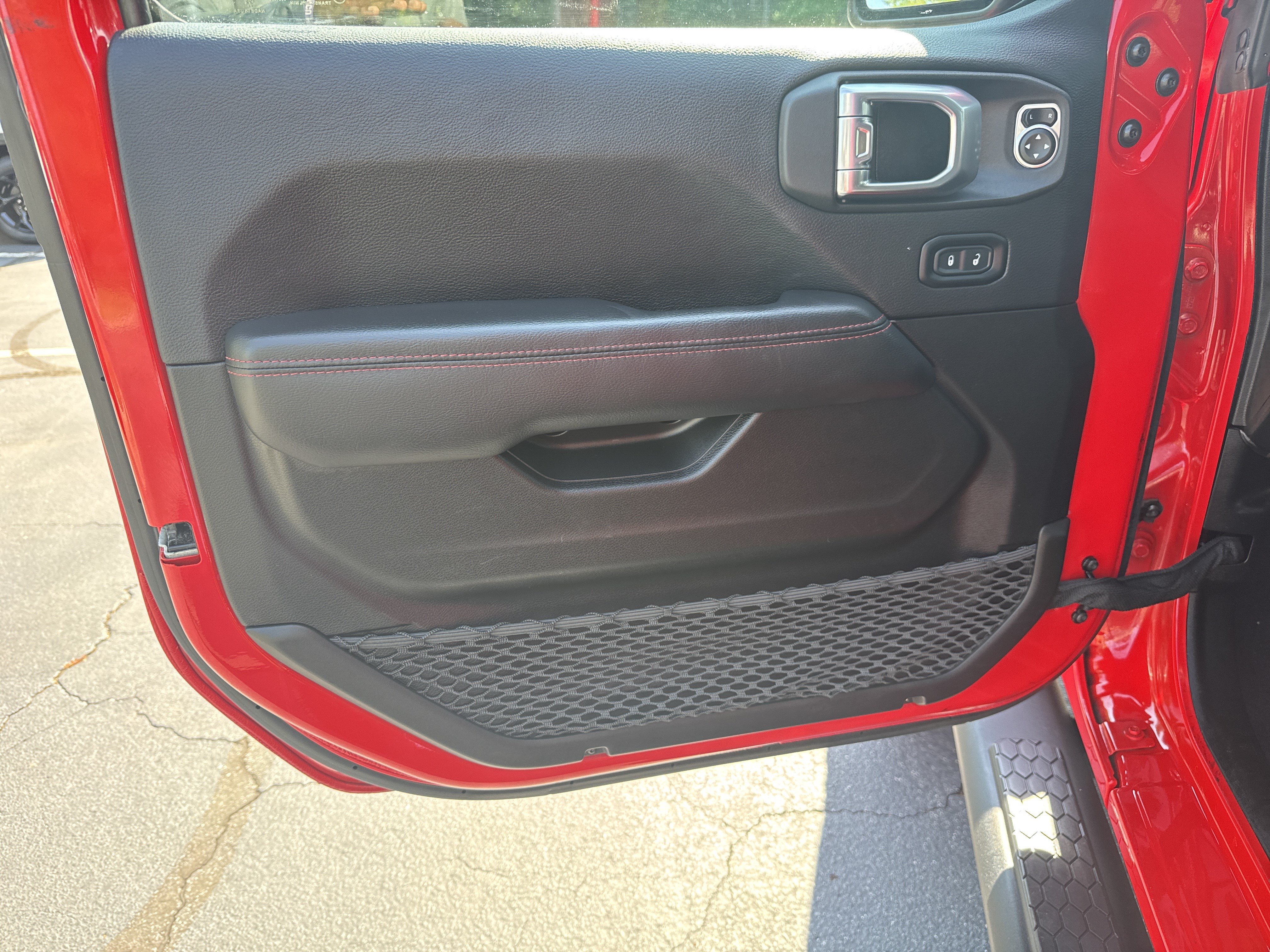 Used 2022 Jeep Wrangler Unlimited Rubicon w/ Steel Bumper Group AWD/4WD image 10