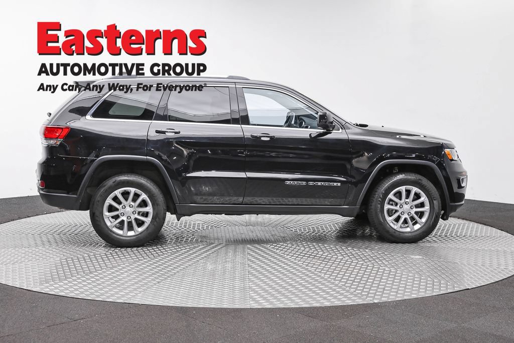 Used 2021 Jeep Grand Cherokee Laredo AWD/4WD image 4