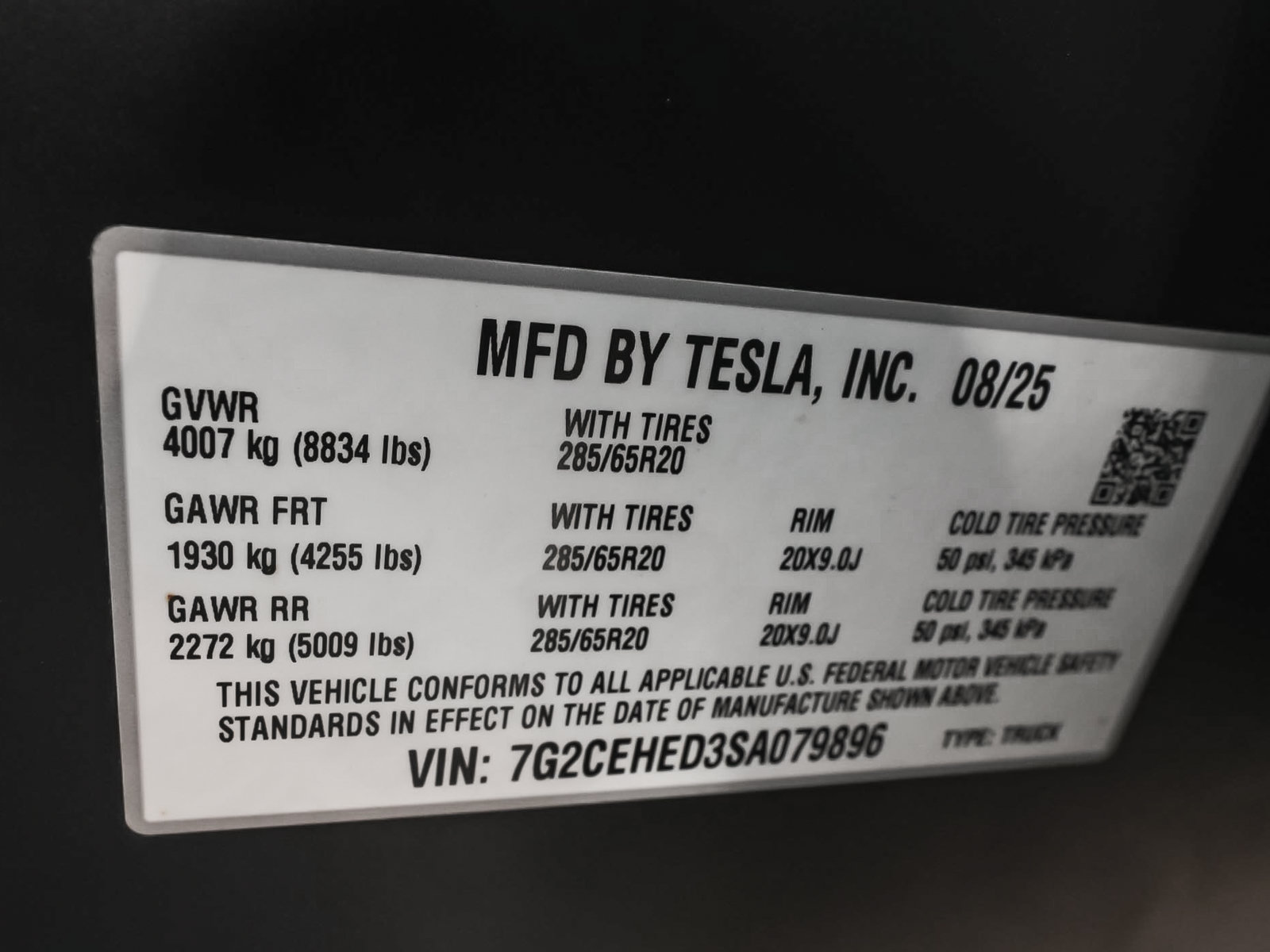 Used 2025 Tesla Cybertruck AWD Crew Cab image 15