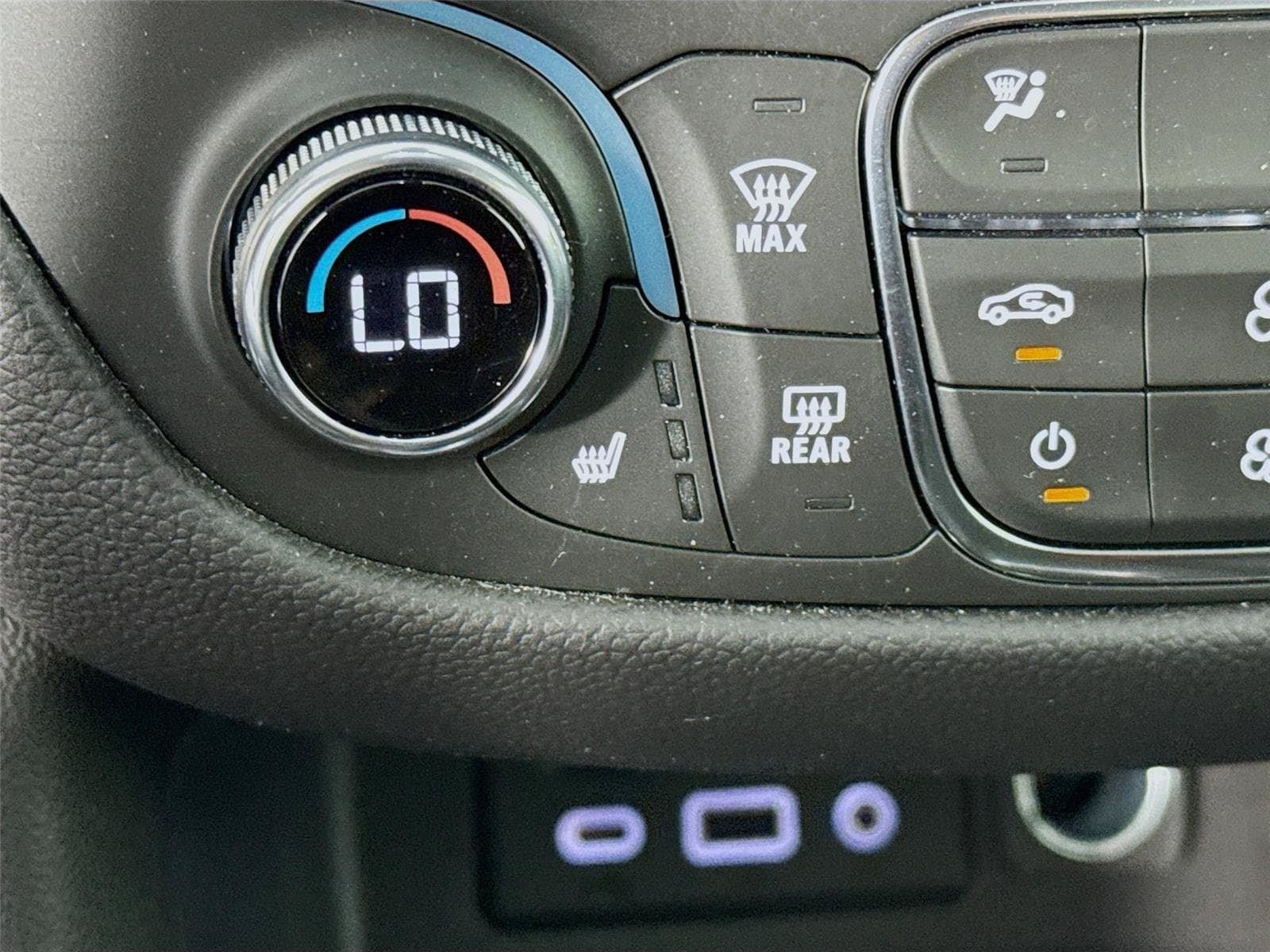 Used 2024 Chevrolet Equinox LT FWD image 21
