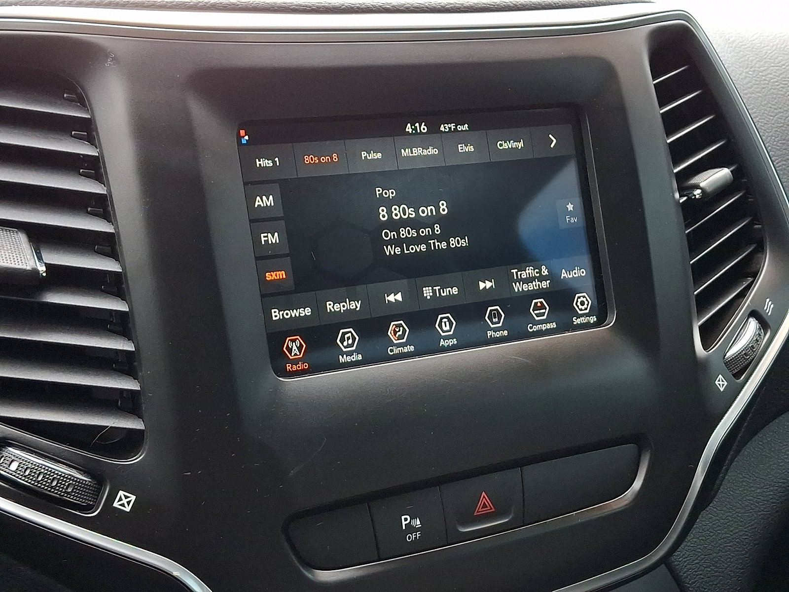Certified 2019 Jeep Cherokee Latitude Plus image 17