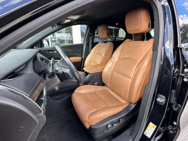 Used 2023 Cadillac XT4 Premium Luxury w/ Technology Package FWD image 19