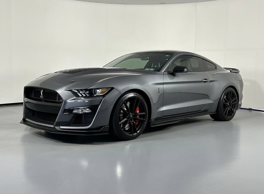 Used 2021 Ford Mustang Shelby GT500 w/ Technology Package RWD image 3