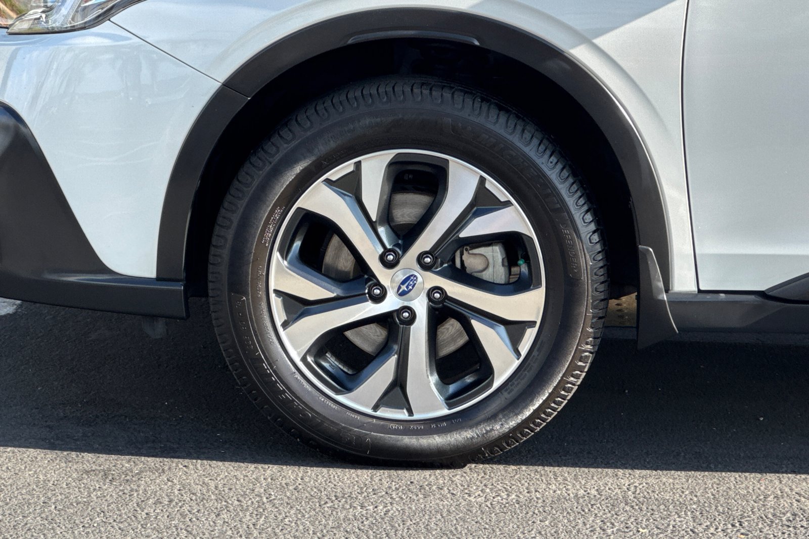 Used 2020 Subaru Outback Touring AWD/4WD image 27