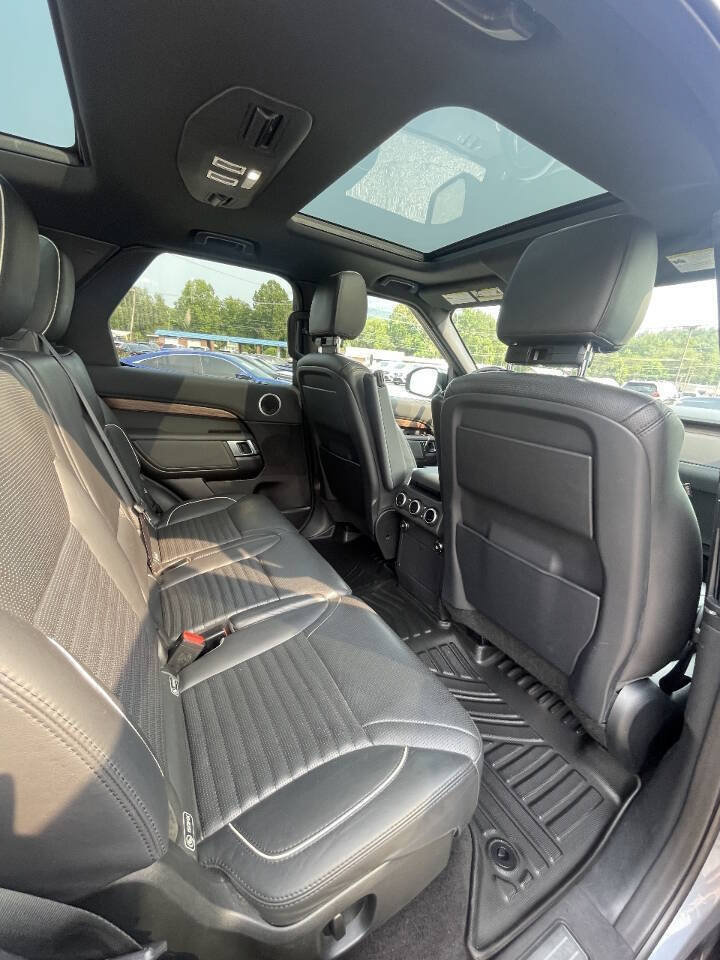 Used 2019 Land Rover Discovery HSE AWD/4WD image 16