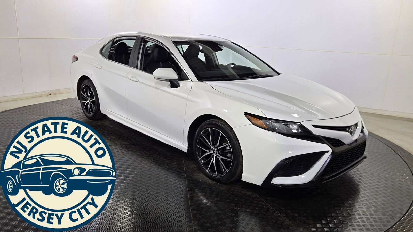 Used 2024 Toyota Camry SE